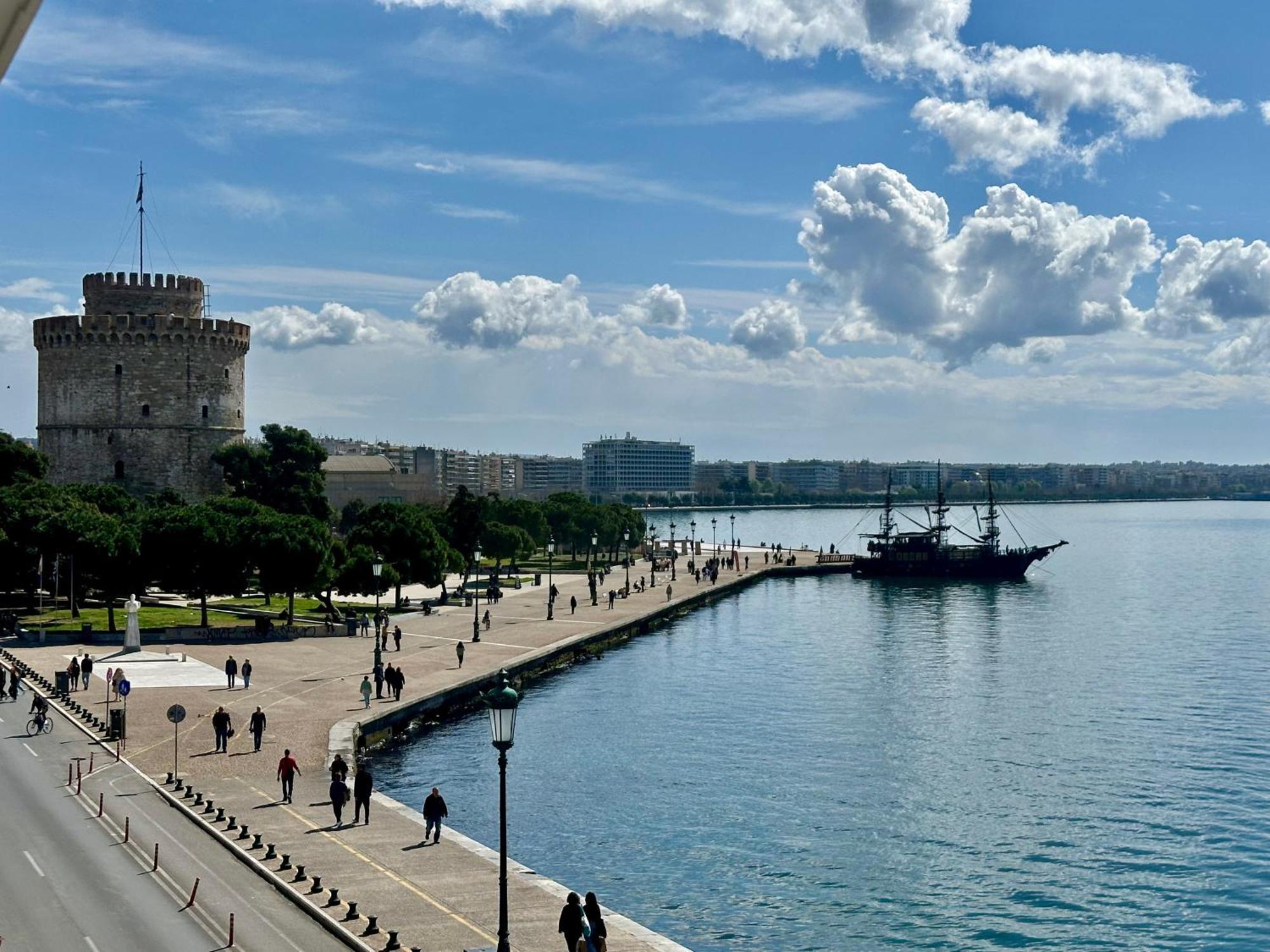 Infinity Sea View Apartment Thessaloníki Eksteriør billede