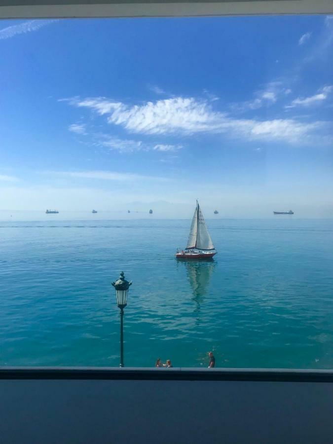 Infinity Sea View Apartment Thessaloníki Eksteriør billede